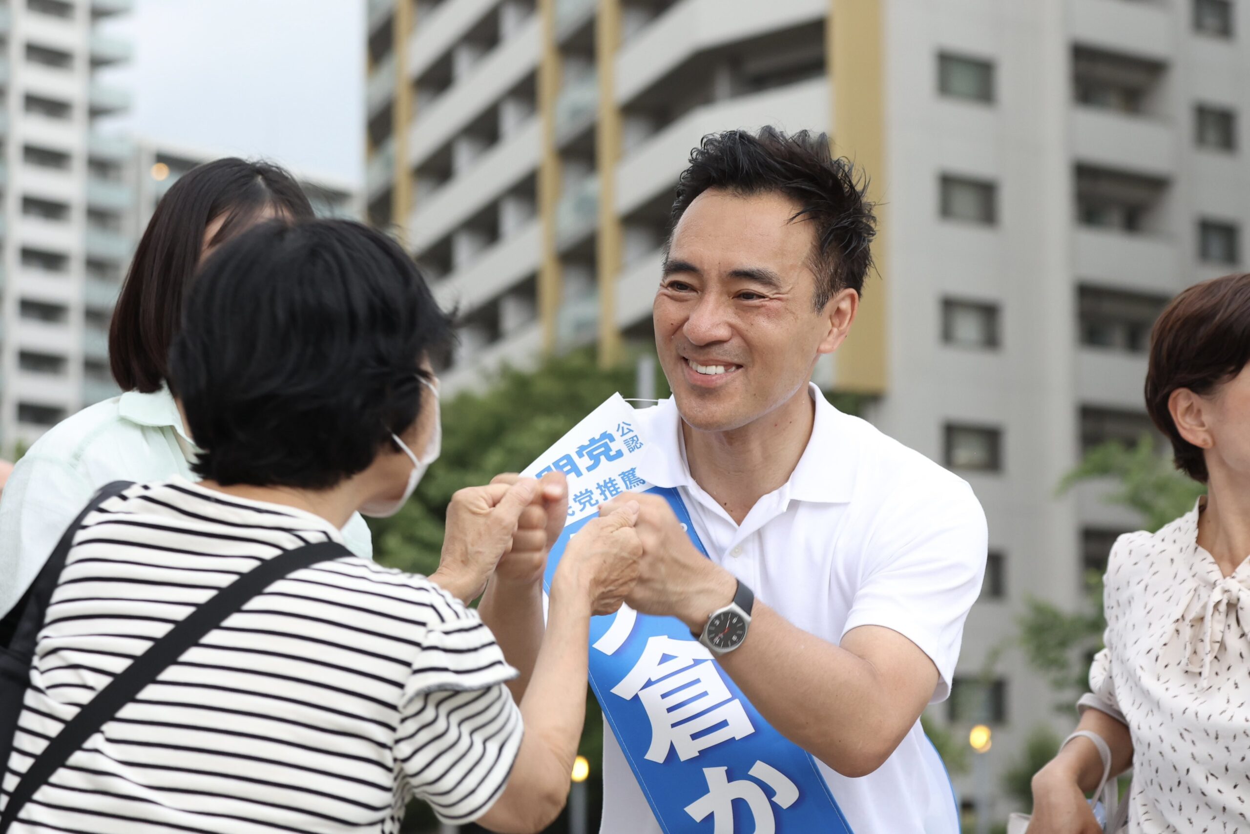 アリオ川口前にて、いさ進一前衆議院議員を迎えての街頭演説会を開催