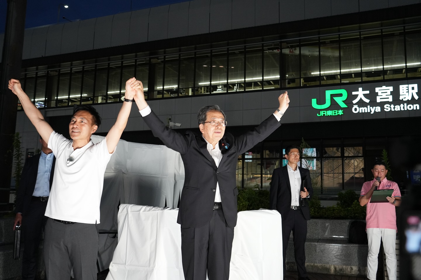 大宮駅で街頭演説会