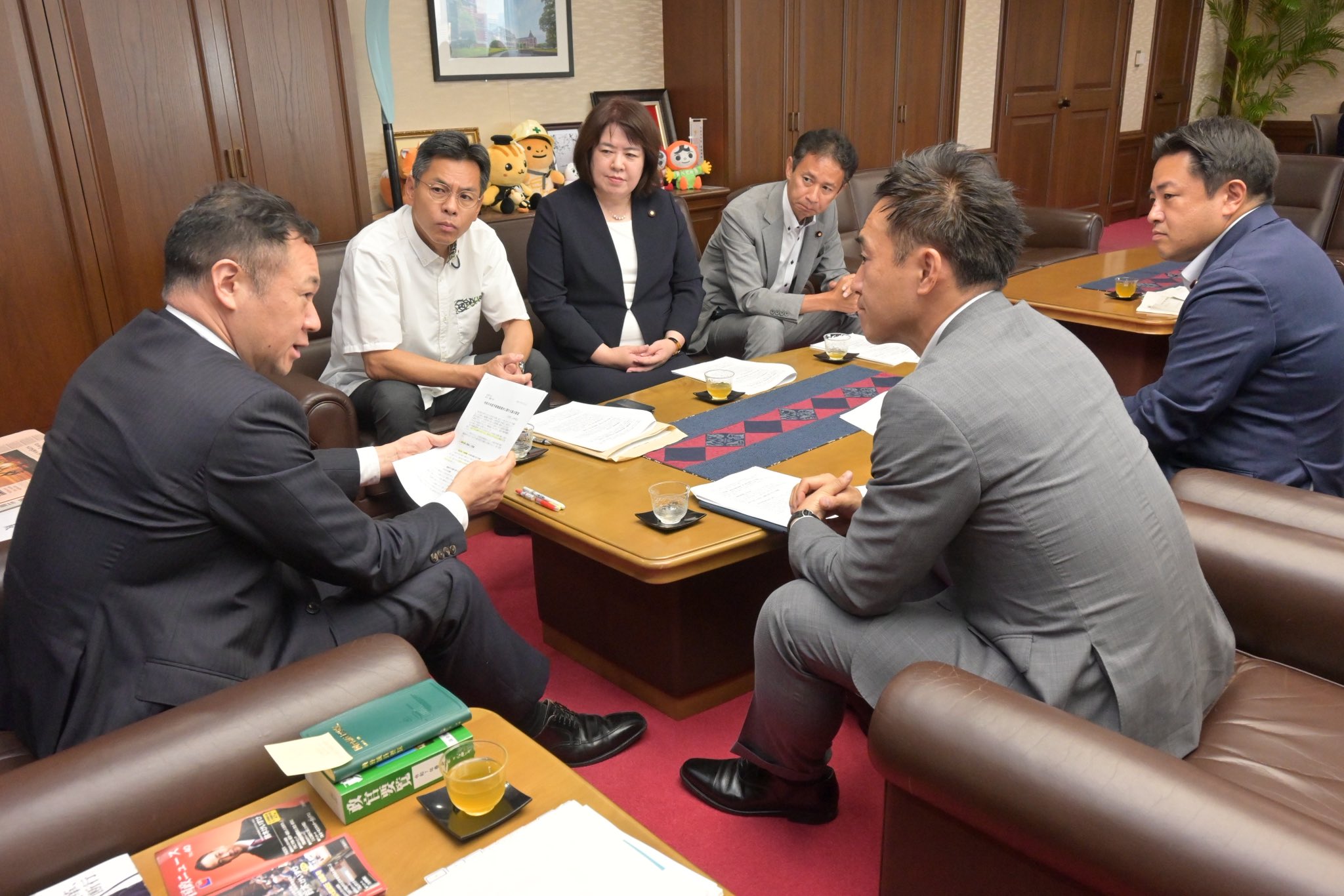法務部会長として、来年度予算について鈴木法務大臣に申し入れ