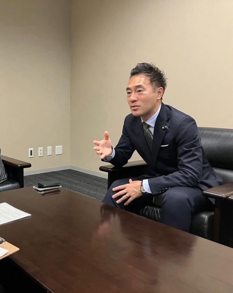 Image for the Tweet beginning: 少し前ですが、親友ご夫妻の息子さんから、職業についてインタビューを。
政治家として、弁護士として「何のため」活動しているか、少し熱っぽく語ってしまいました🤭

途中から、勉強その他について懇談に。

できないことに落ち込んでしまう彼の悩み、すごくよくわかりました。 