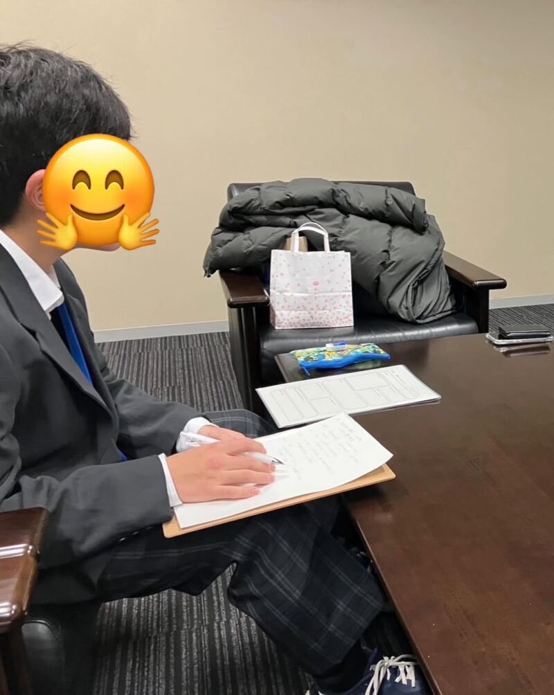 Image for the Tweet beginning: 少し前ですが、親友ご夫妻の息子さんから、職業についてインタビューを。
政治家として、弁護士として「何のため」活動しているか、少し熱っぽく語ってしまいました🤭

途中から、勉強その他について懇談に。

できないことに落ち込んでしまう彼の悩み、すごくよくわかりました。 