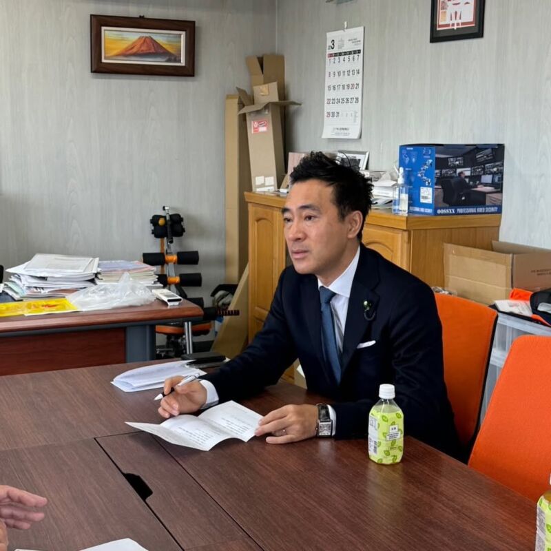 Image for the Tweet beginning: 「原油価格高騰による影響をお聞かせください」
今日も、訪問先でアンケートを。川越です。

一番大きいのは、今後への不安。
そのほか、人手不足や価格転嫁のお悩みなど、じっくり伺いました。

全ての声を集約し、党経由で政府に届けます。
「調査なくして発言なし」引き続き、現場をまわります。 